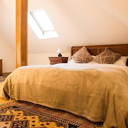 Chalet De 5 Habitaciones En La Sierra De Madrid El Olivo De Miraflores 米拉弗洛迪拉希 外观 照片