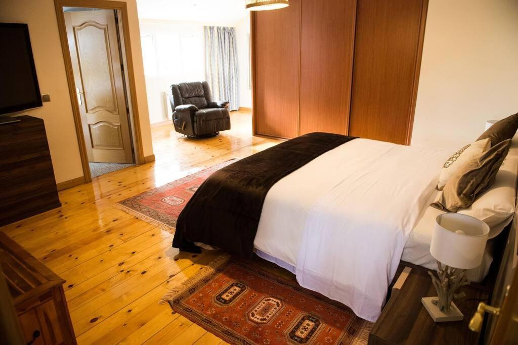 Chalet De 5 Habitaciones En La Sierra De Madrid El Olivo De Miraflores 米拉弗洛迪拉希 外观 照片